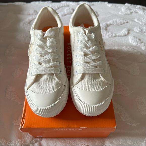 RocketDog Canvas Sneakers - 7M - Picture 3 of 6